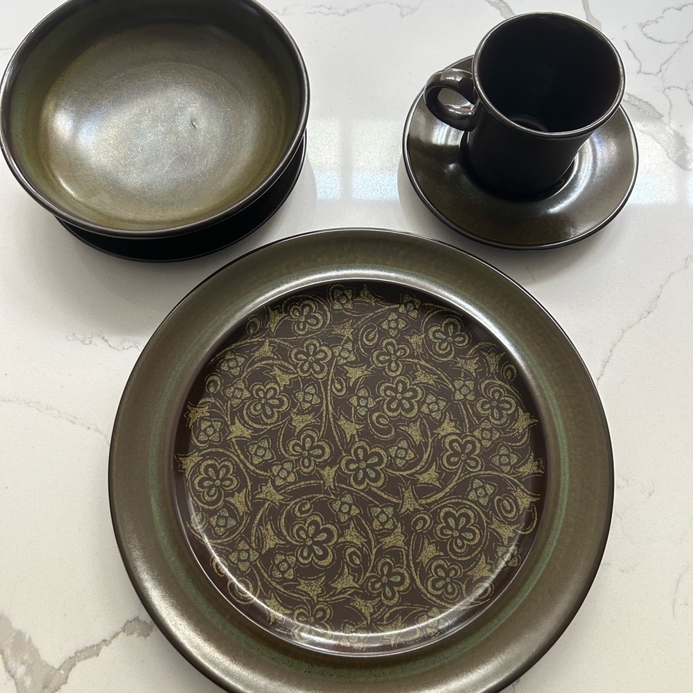 Mid-Century Franciscan Madeira Elegant Floral Dinnerware Set - Picture 3 of 7